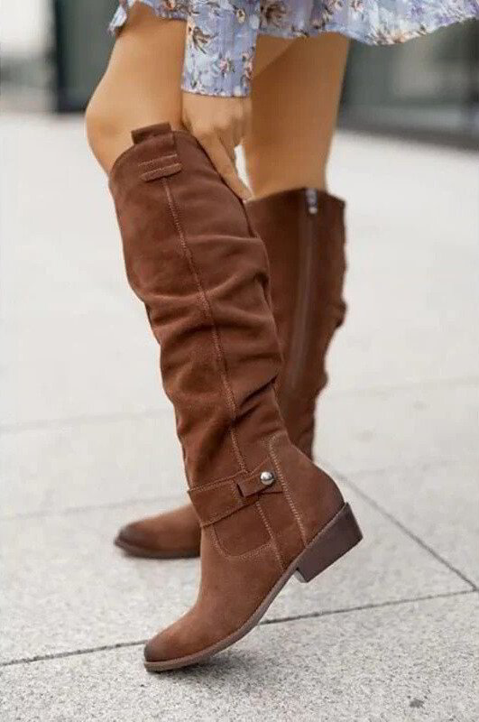 Women's Knee-High Flat Boots in Brown