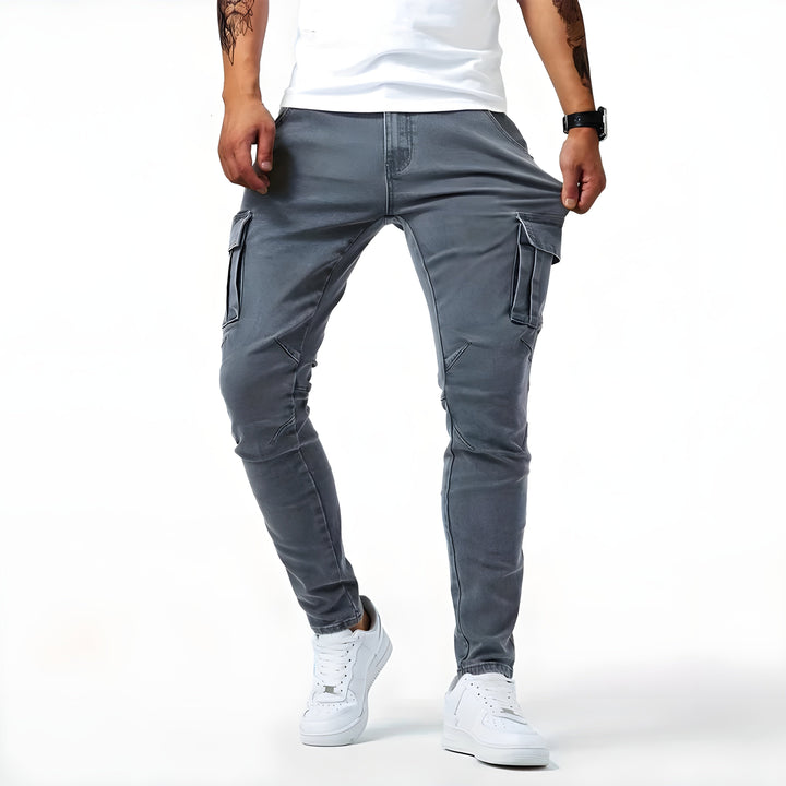 Men's slim cargo trousers detail