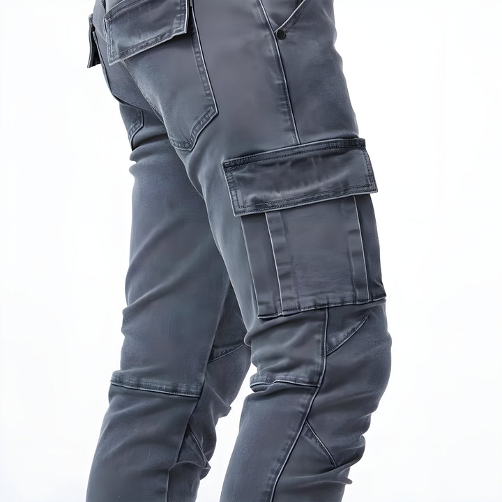 Men's slim cargo trousers detail