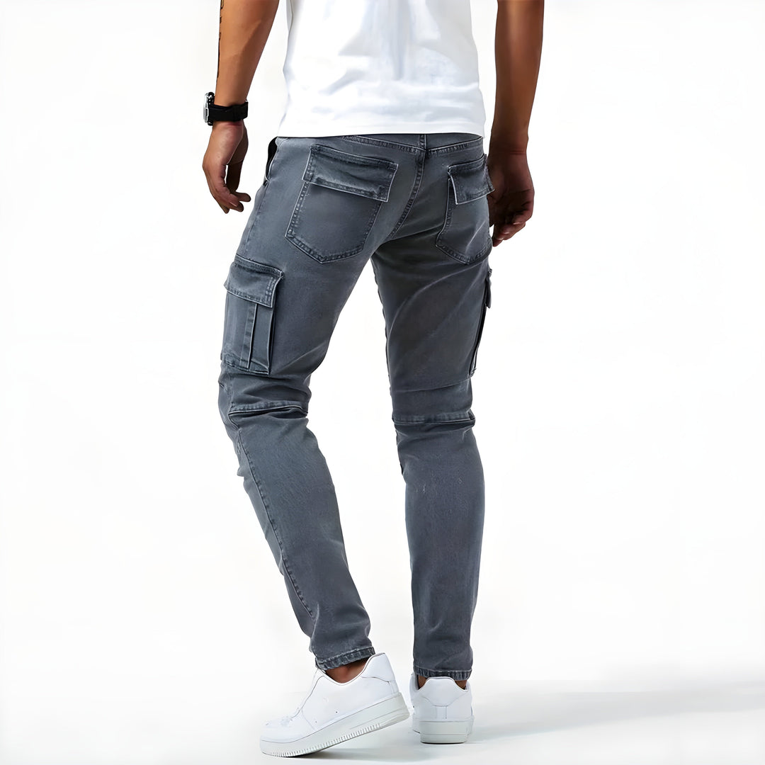 Men's slim cargo trousers detail