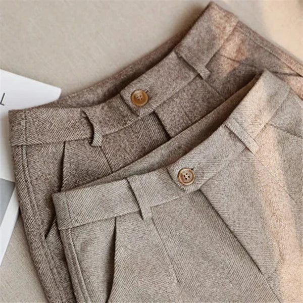 Men's vintage high-waist pleated trousers in Brown