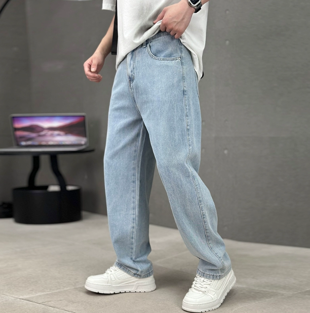 Men's wide fit straight leg jeans in Light Blue