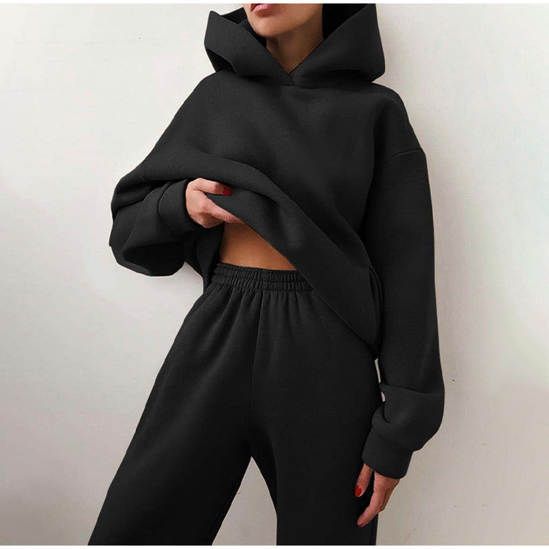 Women's Streetstyle Hoodie & Jogger Set in Black